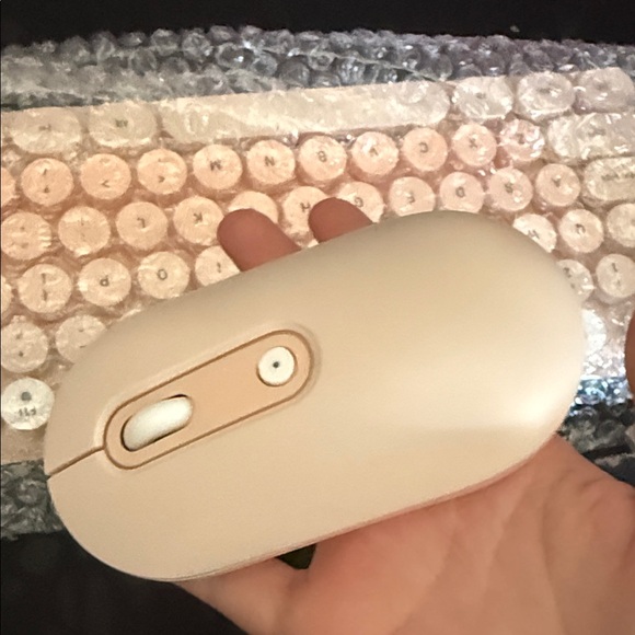 Wireless Keyboard - Picture 3 of 3